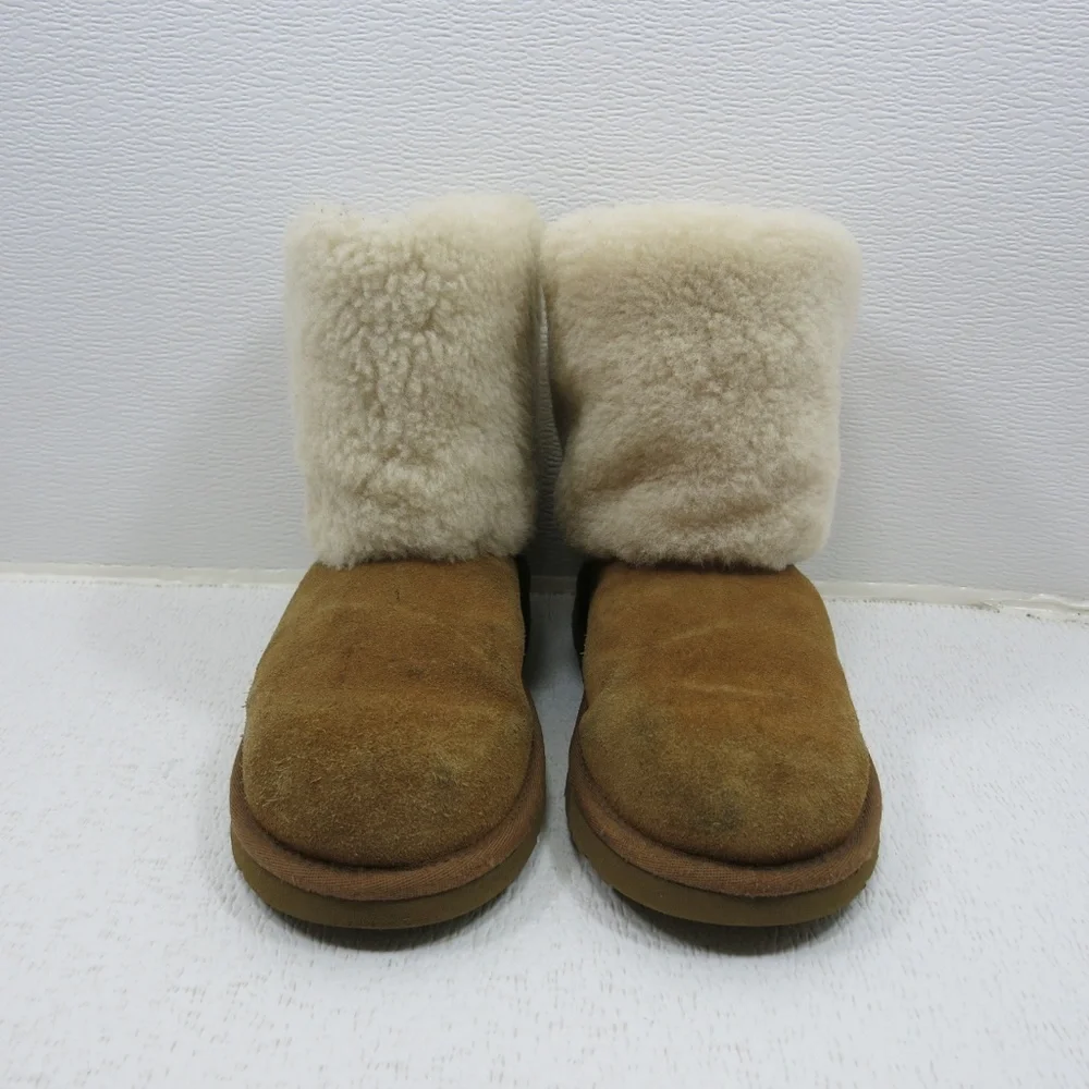 UGG Australia Ellee Kids/Women Tan and Sheepskin Cuff w/ Buckle Detail Boots
